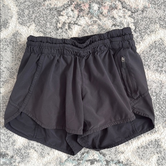 Lululemon Tracker Short V *4" - Picture 1 of 10